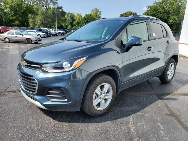 Used 2022 Chevrolet Trax LT with VIN KL7CJPSM8NB536450 for sale in Mount Pleasant, MI