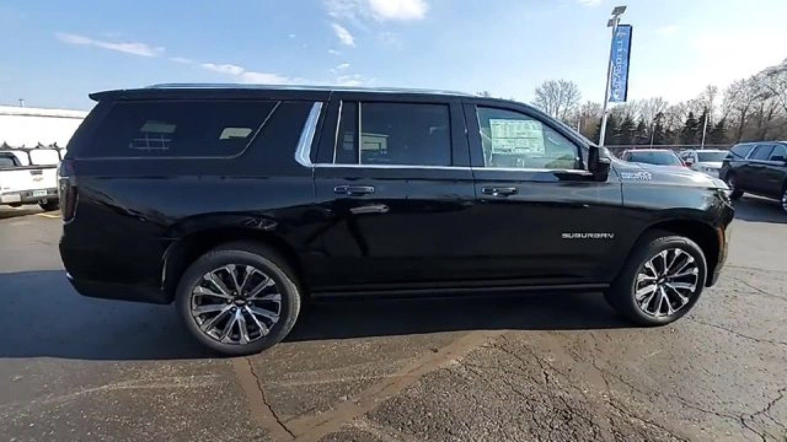 2025 Chevrolet Suburban High Country - Photo 43