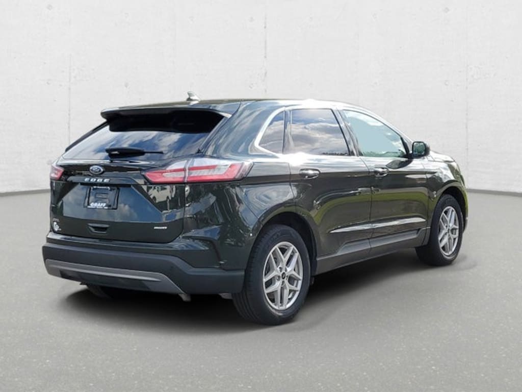 Used 2024 Ford Edge SEL