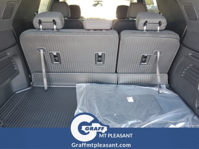 2027 Chevrolet Traverse LT - Photo 31