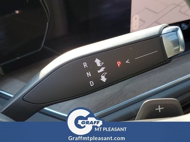 2025 Chevrolet Suburban High Country - Photo 16