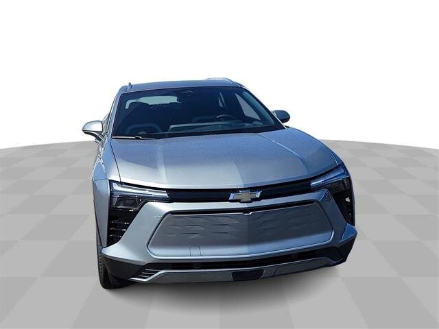 2025 Chevrolet Blazer EV photo 2