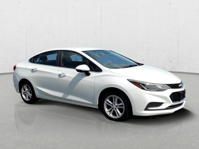 Used 2017 Chevrolet Cruze LT with VIN 1G1BE5SM0H7112834 for sale in Mount Pleasant, MI