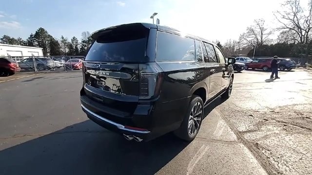 2025 Chevrolet Suburban High Country - Photo 8