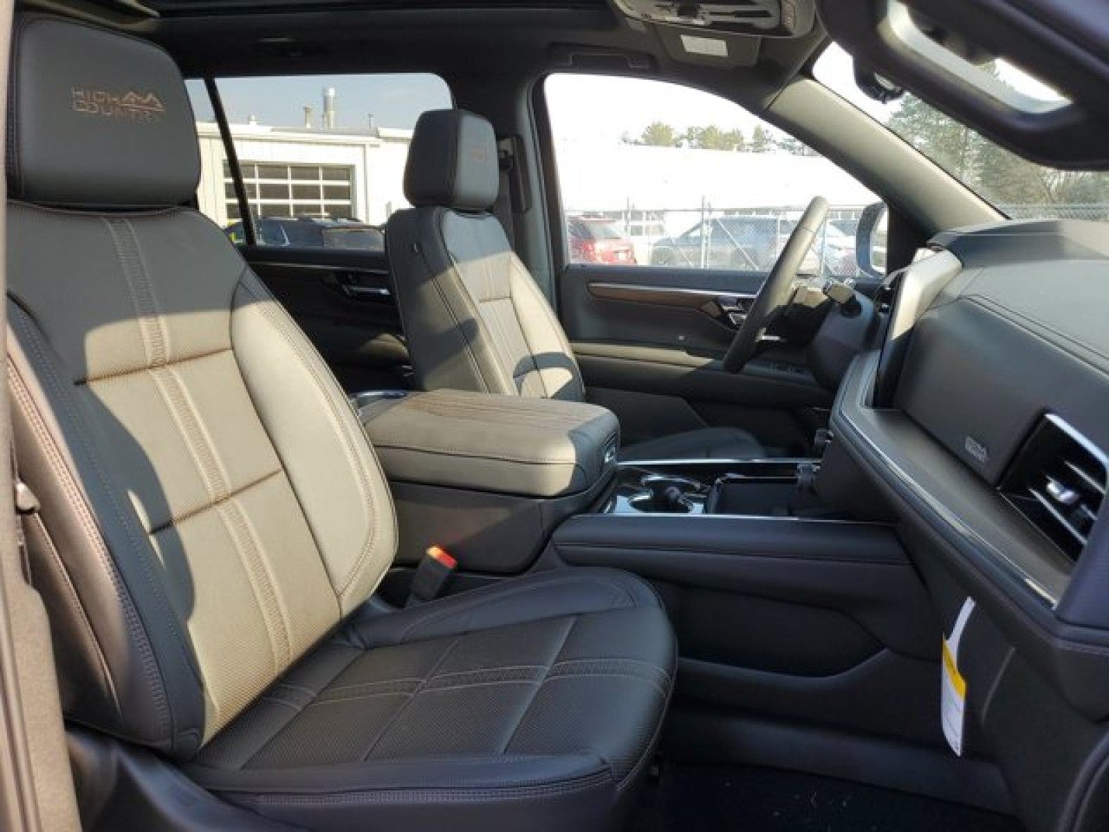 2025 Chevrolet Suburban High Country - Photo 66