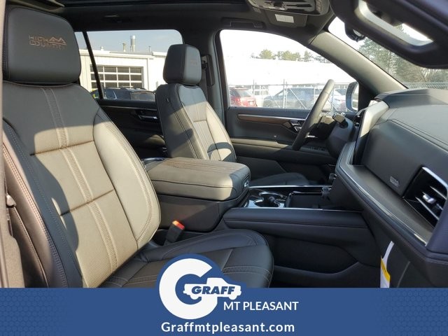 2025 Chevrolet Suburban High Country - Photo 29