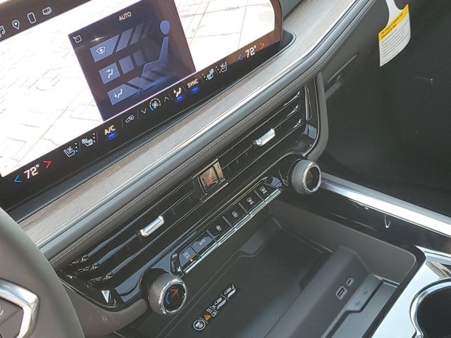 2025 Chevrolet Suburban High Country - Photo 18