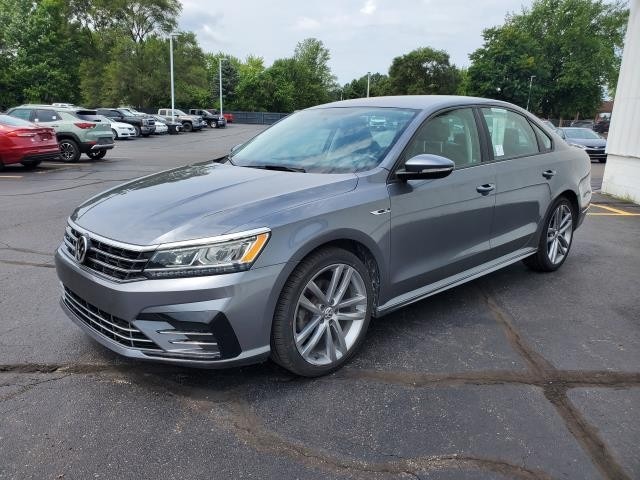 Used 2018 Volkswagen Passat R-Line with VIN 1VWAA7A34JC002981 for sale in Mount Pleasant, MI