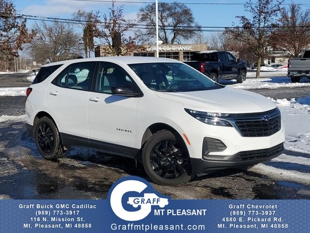 2024 Chevrolet Equinox LS's photo