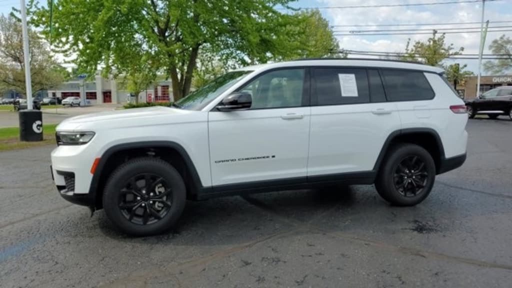 Used 2024 Jeep Grand Cherokee L Altitude