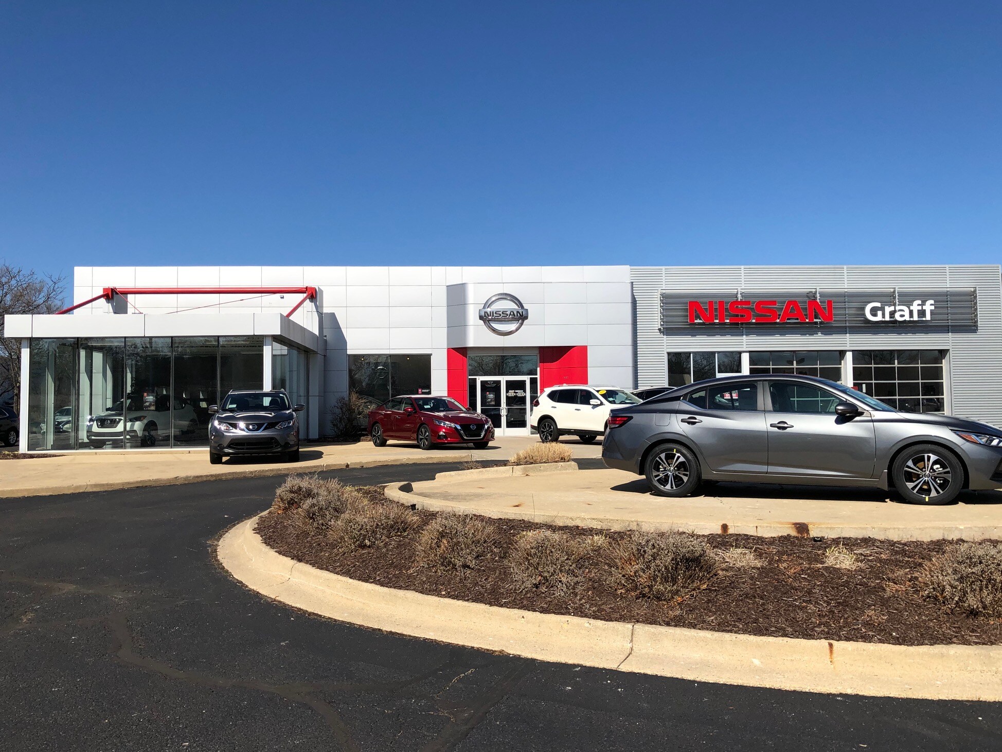 New and Used Nissan Dealer Okemos, MI Graff Nissan of Okemos Near