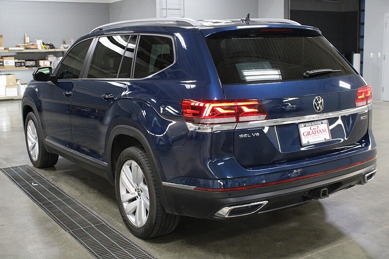 2021 Volkswagen Atlas SEL photo 3