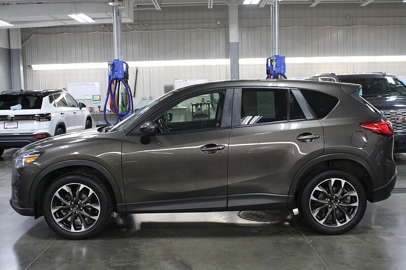 2016 Mazda CX-5 Grand Touring photo 2
