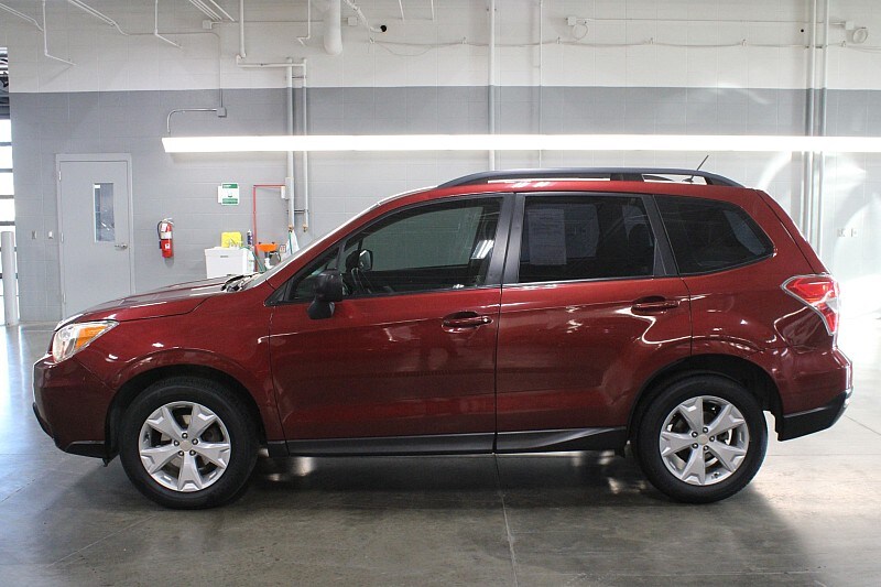 2015 Subaru Forester 2.5i photo 2