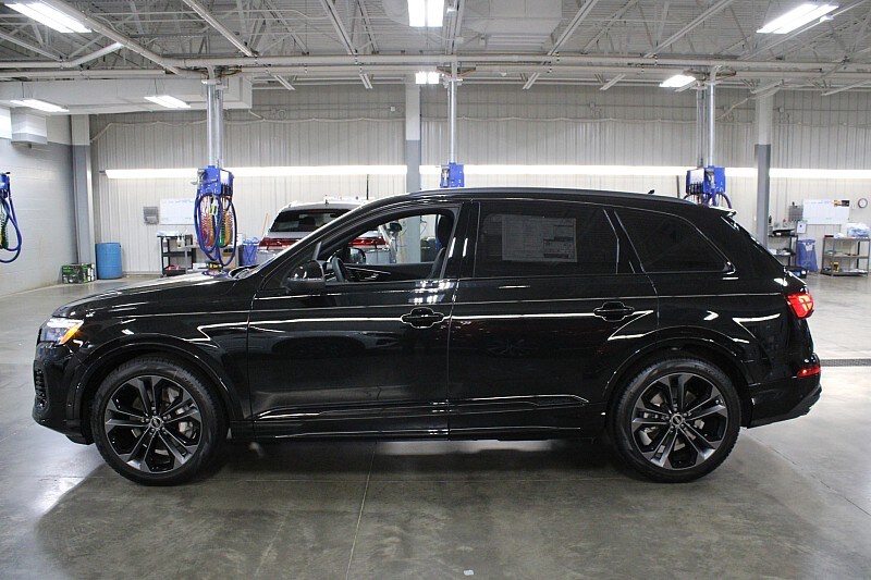 2025 Audi Q7 55 Prestige photo 2