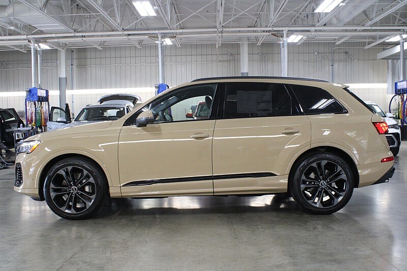 2025 Audi Q7 55 Prestige photo 2