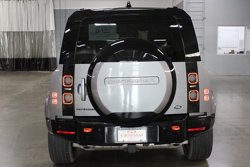 2023 Land Rover Defender X photo 4