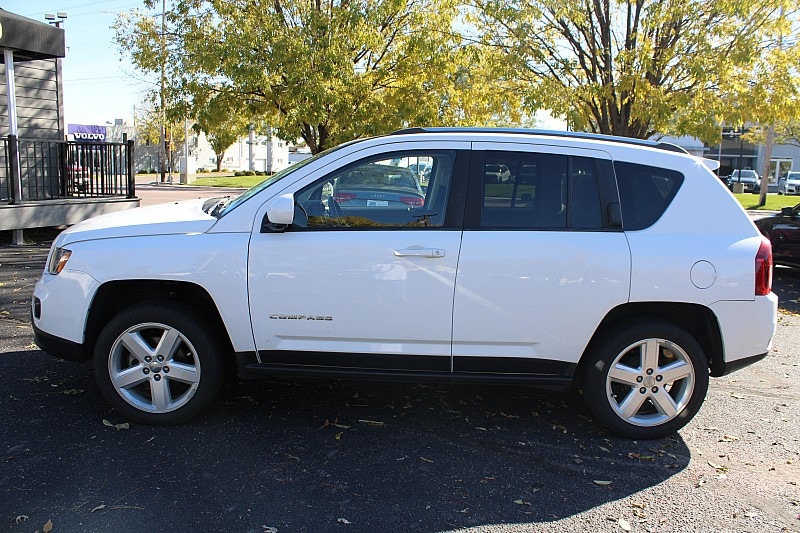 Used 2014 Jeep Compass Latitude with VIN 1C4NJCEA5ED772497 for sale in Sioux Falls, SD