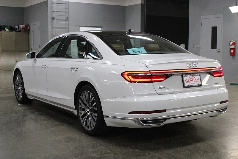 2021 Audi A8 photo 3