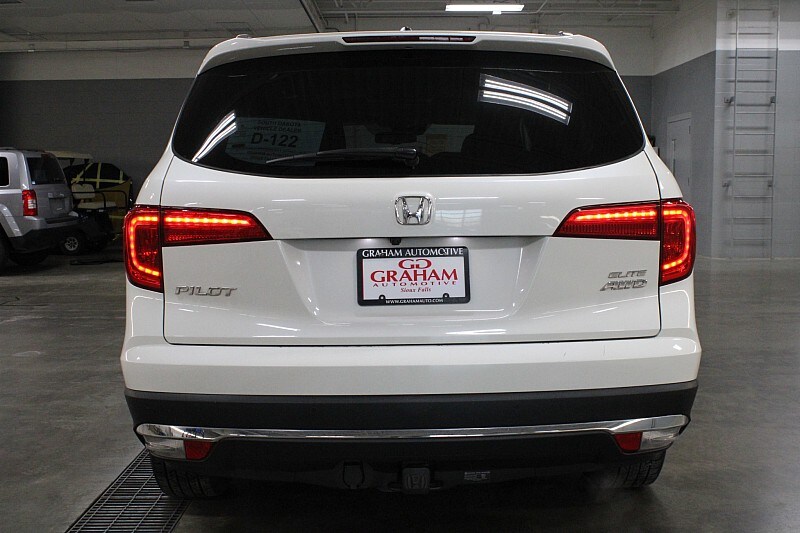 2018 Honda Pilot Elite photo 4