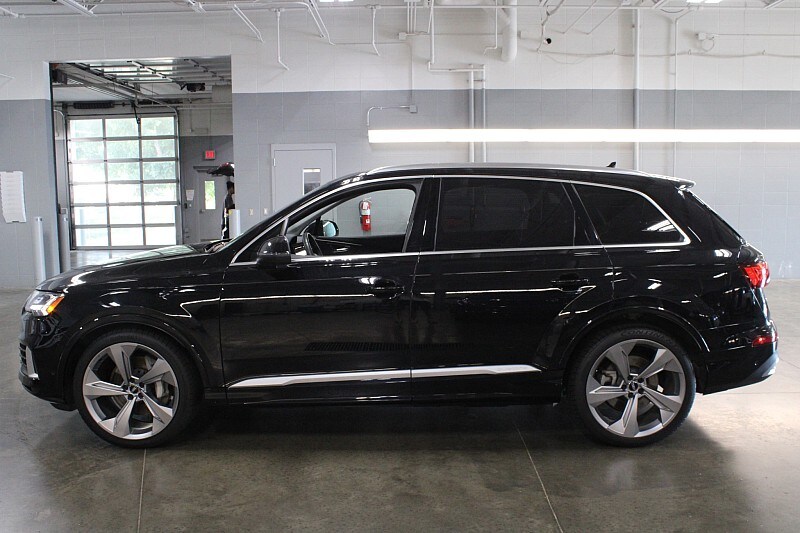 2020 Audi Q7 Prestige photo 2