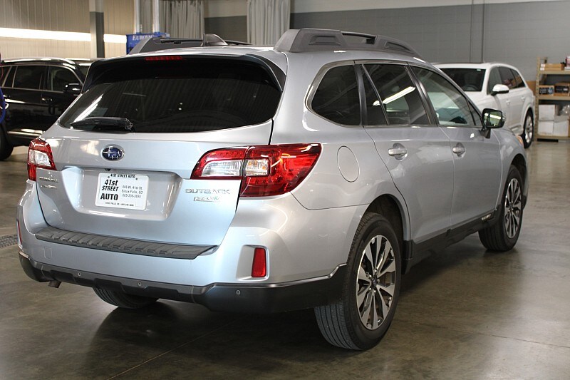 2017 Subaru Outback photo 4