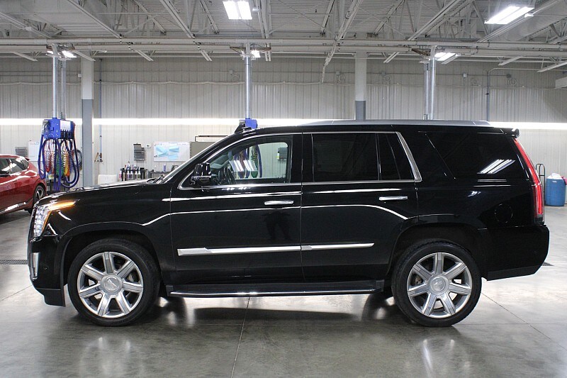 Used 2019 Cadillac Escalade Luxury with VIN 1GYS4BKJ8KR271282 for sale in Sioux Falls, SD