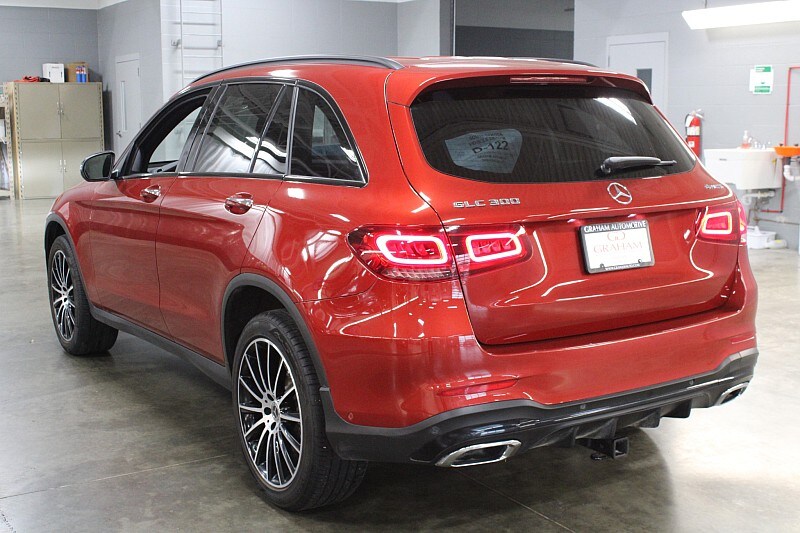 2022 Mercedes Benz GLC 300 4MATIC photo 3