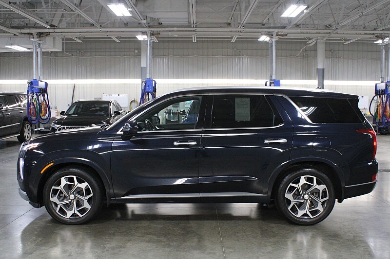 Used 2021 Hyundai Palisade Calligraphy with VIN KM8R7DHE7MU317116 for sale in Sioux Falls, SD