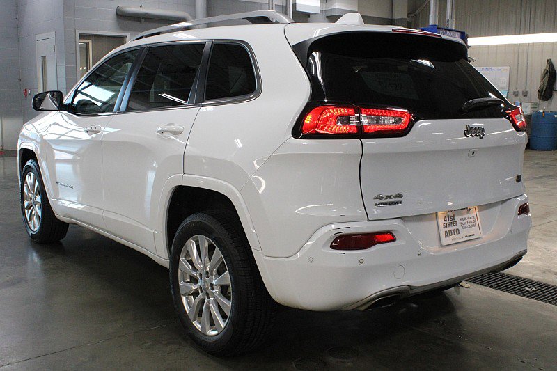 2017 Jeep Cherokee Overland photo 3