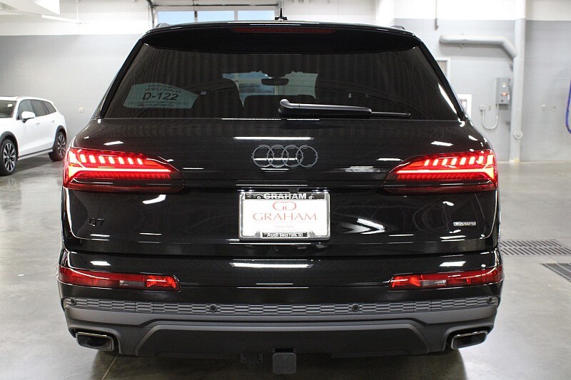 2025 Audi Q7 55 Prestige photo 4
