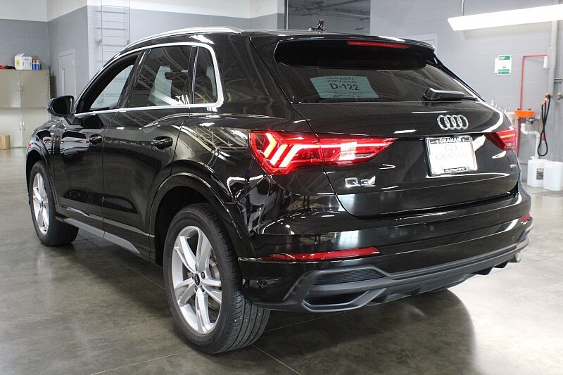 2024 Audi Q3 S line Premium photo 3