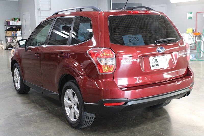 2015 Subaru Forester 2.5i photo 3