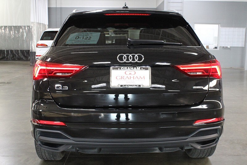2024 Audi Q3 S line Premium photo 4