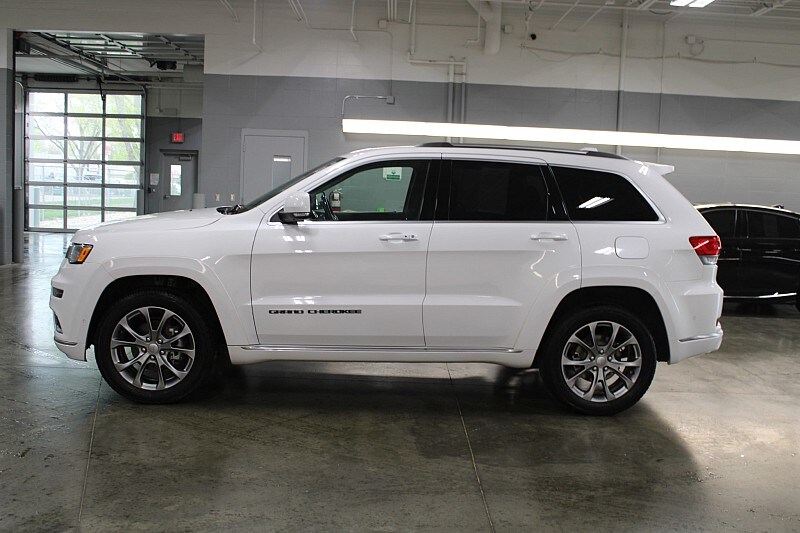 2019 Jeep Grand Cherokee Summit photo 2