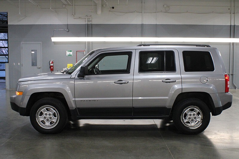 2016 Jeep Patriot Sport photo 2