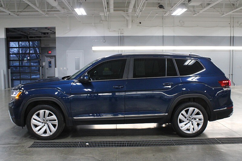 2021 Volkswagen Atlas SEL photo 2