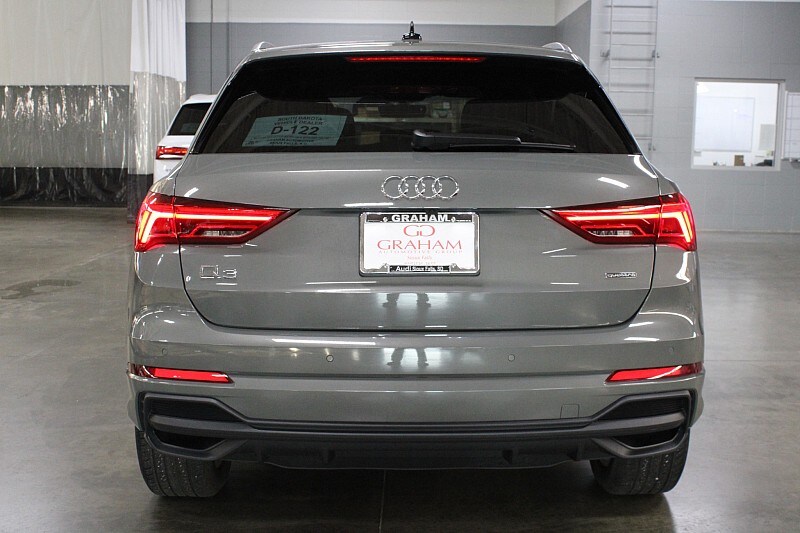 2024 Audi Q3 S line Premium Plus photo 4