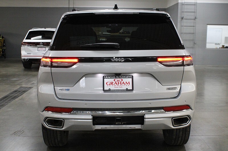 2023 Jeep Grand Cherokee 4xe Overland photo 4
