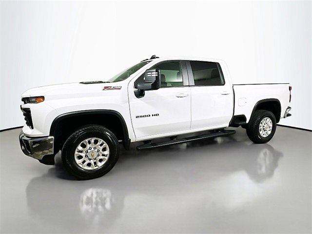 2024 Chevrolet Silverado 2500HD LT photo 3