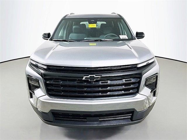 2026 Chevrolet Traverse 2LT photo 2