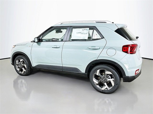 2025 Hyundai Venue SEL photo 4