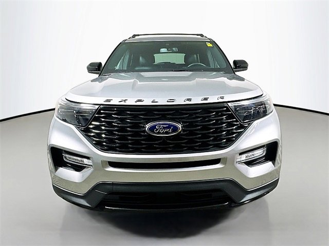 2022 Ford Explorer ST-Line photo 2
