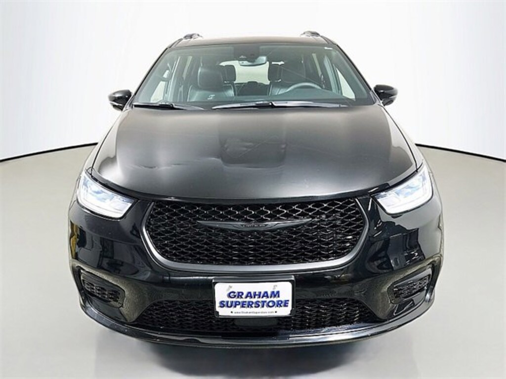 Used 2025 Chrysler Pacifica Limited