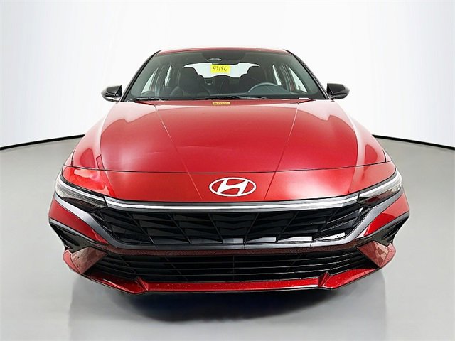 2025 Hyundai Elantra SEL Sport photo 2
