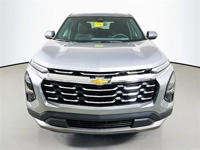 2026 Chevrolet Equinox LT photo 2