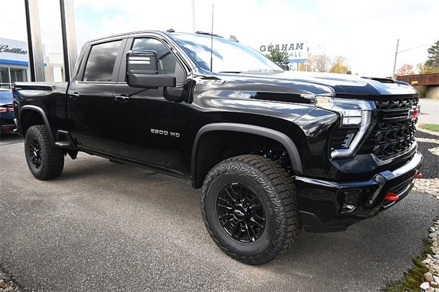 2026 Chevrolet Silverado 2500HD ZR2's photo