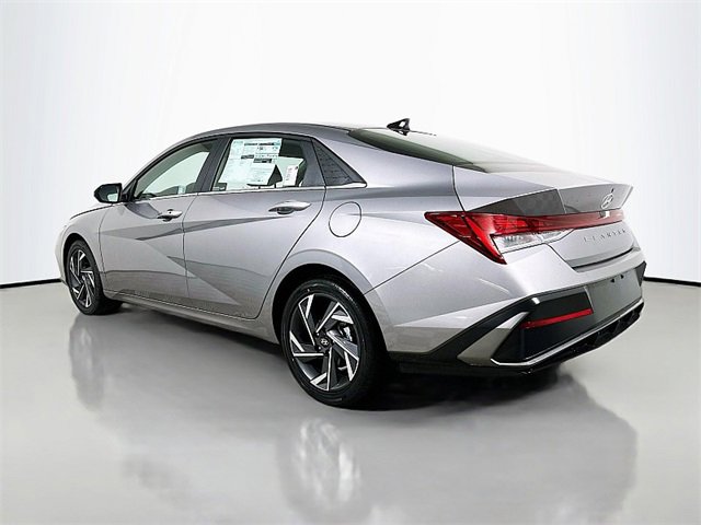 2025 Hyundai Elantra SEL Convenience photo 4