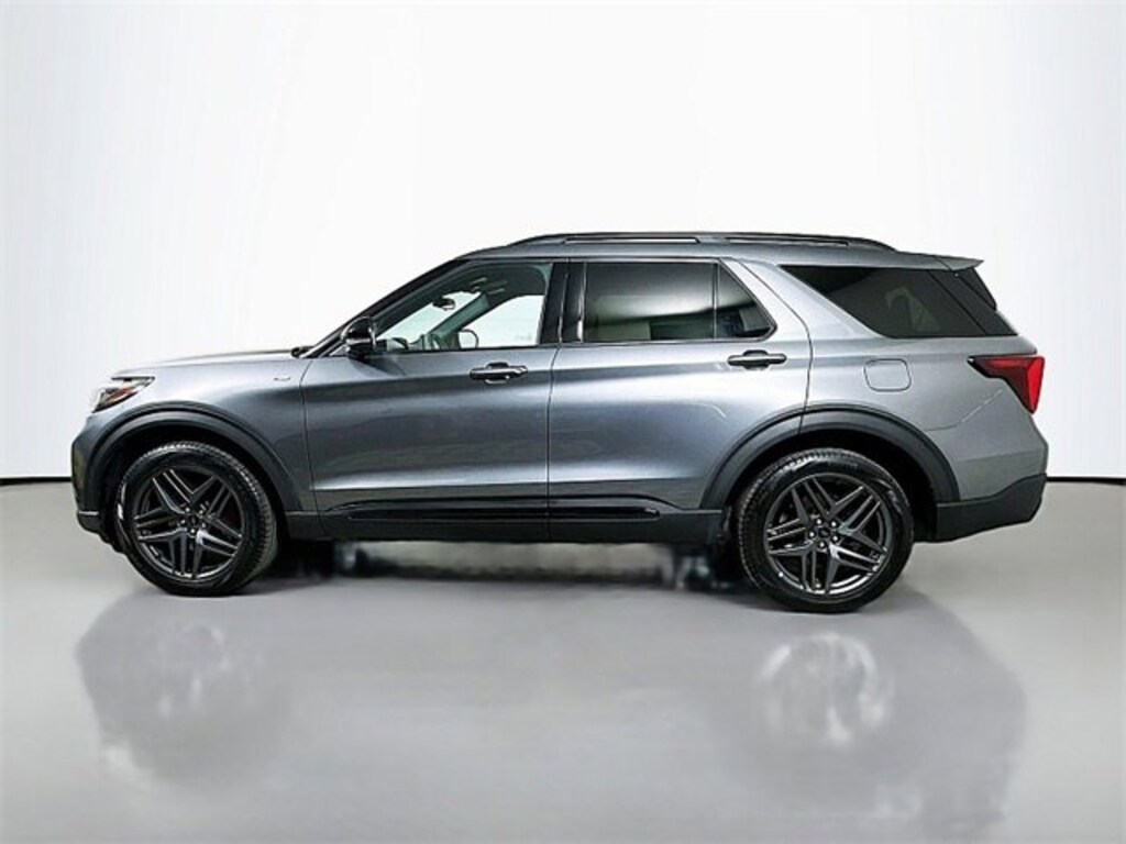 Used 2025 Ford Explorer ST-Line