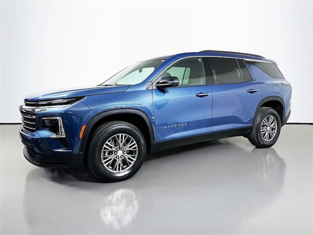 Used 2025 Chevrolet Traverse LT SUV